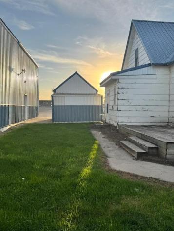 114 5th Finley ND 58230