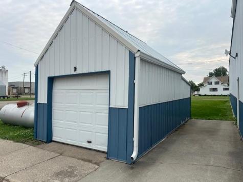 114 5th Finley ND 58230