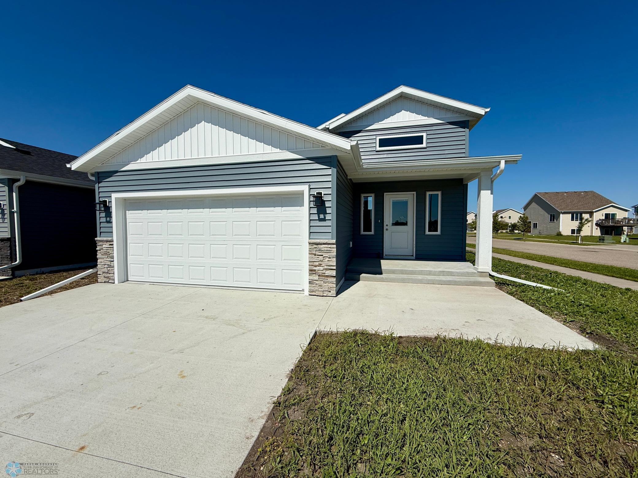 1852 44th Avenue S Moorhead MN 56560