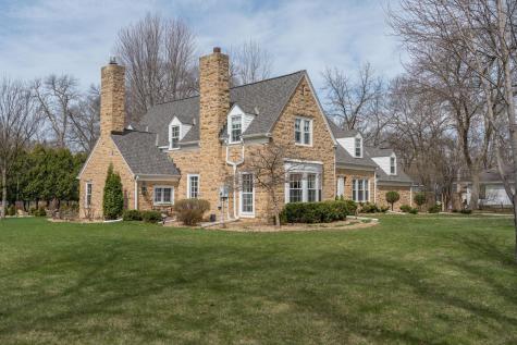 1128 Carney Avenue Mankato MN 56001