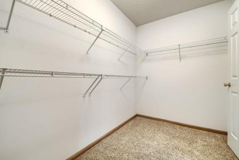 17688 Glasgow Way Lakeville MN 55044