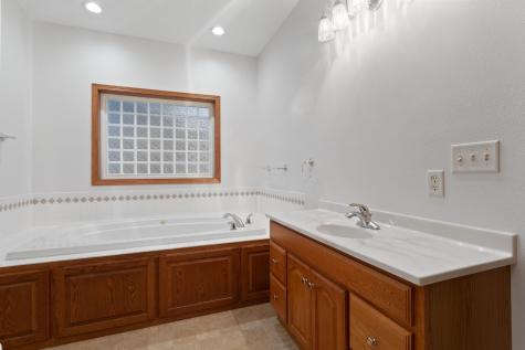 205 Ashley Lane Alexandria MN 56308