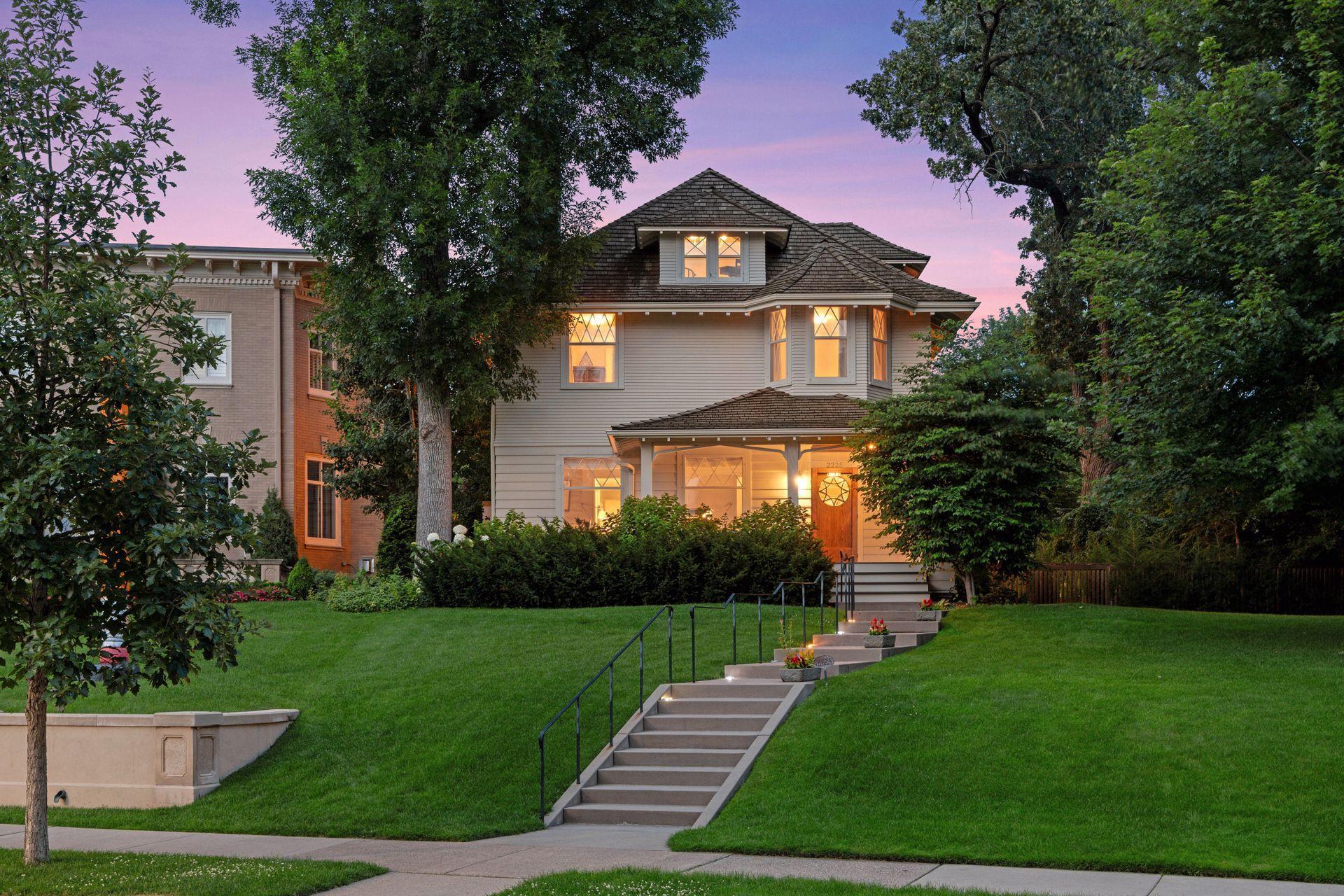 2225 E Lake Of The Isles Parkway Minneapolis MN 55405