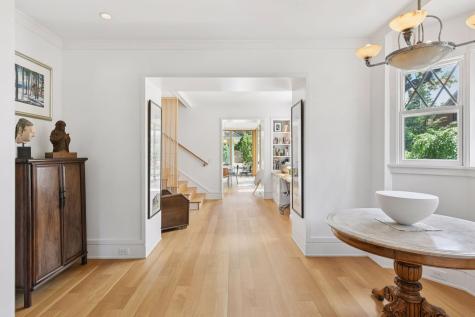 2225 E Lake Of The Isles Parkway Minneapolis MN 55405