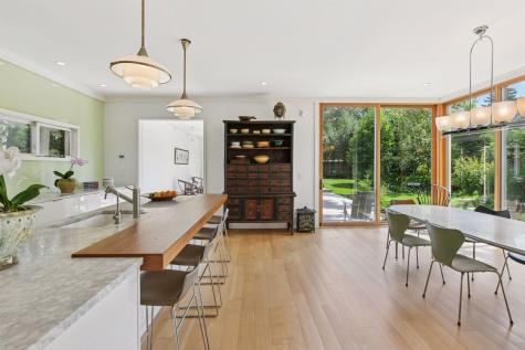 2225 E Lake Of The Isles Parkway Minneapolis MN 55405