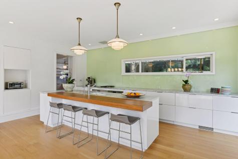 2225 E Lake Of The Isles Parkway Minneapolis MN 55405