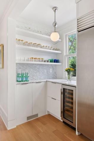 2225 E Lake Of The Isles Parkway Minneapolis MN 55405