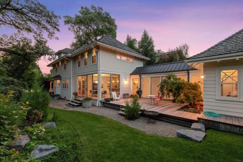 2225 E Lake Of The Isles Parkway Minneapolis MN 55405