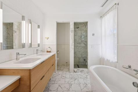 2225 E Lake Of The Isles Parkway Minneapolis MN 55405