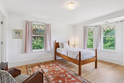 2225 E Lake Of The Isles Parkway Minneapolis MN 55405