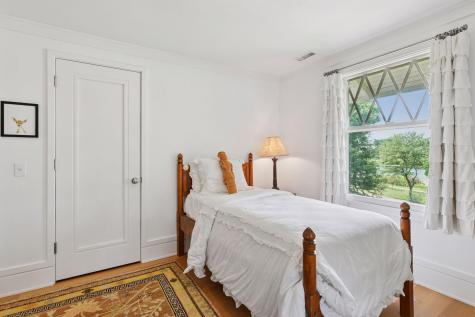 2225 E Lake Of The Isles Parkway Minneapolis MN 55405