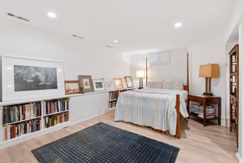 2225 E Lake Of The Isles Parkway Minneapolis MN 55405