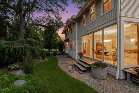 2225 E Lake Of The Isles Parkway Minneapolis MN 55405