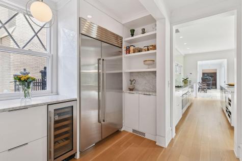 2225 E Lake Of The Isles Parkway Minneapolis MN 55405