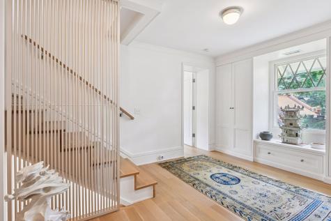 2225 E Lake Of The Isles Parkway Minneapolis MN 55405