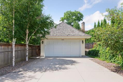 2225 E Lake Of The Isles Parkway Minneapolis MN 55405