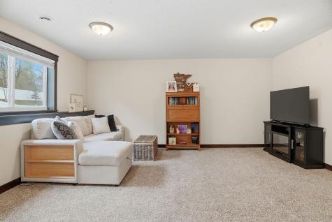 9112 Hamlet Avenue S Cottage Grove MN 55016
