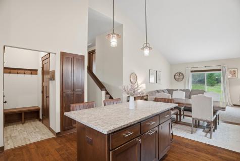 9112 Hamlet Avenue S Cottage Grove MN 55016