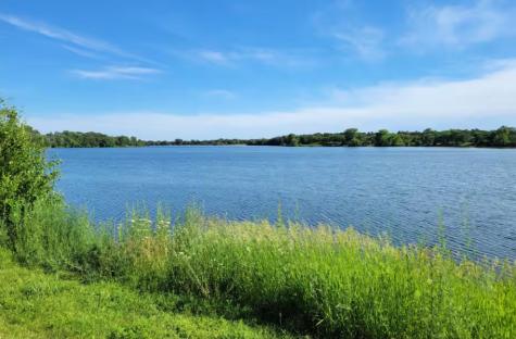 1844 E Shore Drive Maplewood MN 55109