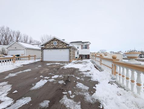 238 Pinewood Boulevard West Fargo ND 58078