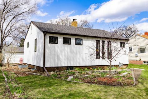 433 Elmwood Avenue S Fargo ND 58103