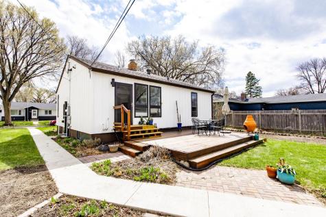 433 Elmwood Avenue S Fargo ND 58103