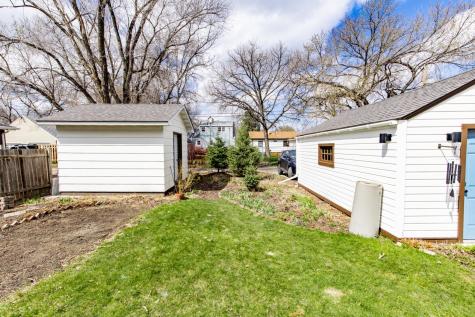 433 Elmwood Avenue S Fargo ND 58103