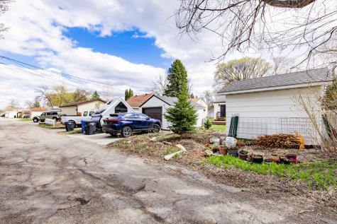 433 Elmwood Avenue S Fargo ND 58103