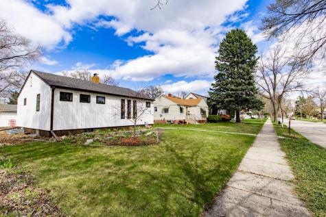 433 Elmwood Avenue S Fargo ND 58103