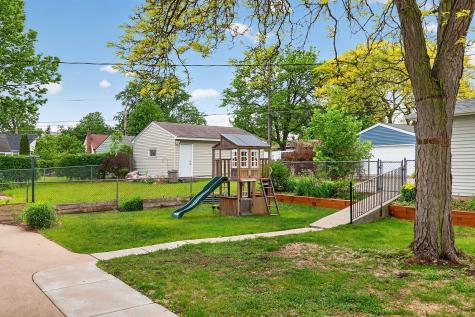 2043 Ramlow Place Saint Paul MN 55116