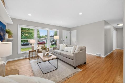 2043 Ramlow Place Saint Paul MN 55116
