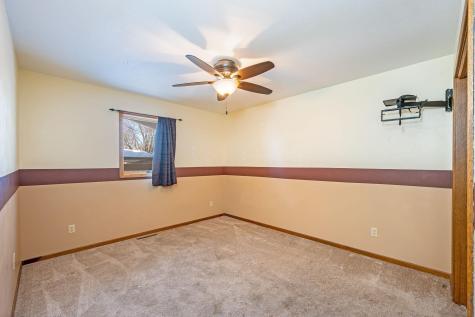 225 S 7th Avenue E Truman MN 56088