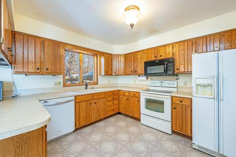 225 S 7th Avenue E Truman MN 56088