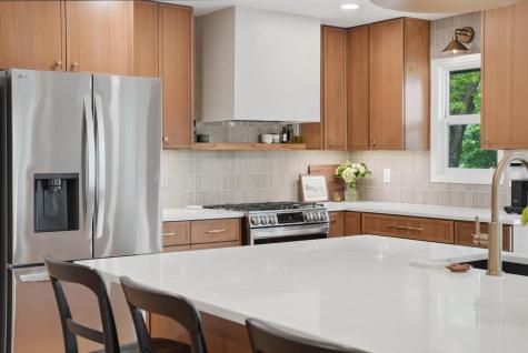 9137 Forest Hills Circle Bloomington MN 55437