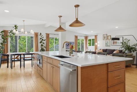 9137 Forest Hills Circle Bloomington MN 55437