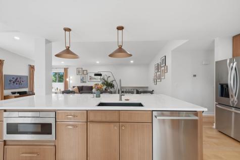 9137 Forest Hills Circle Bloomington MN 55437