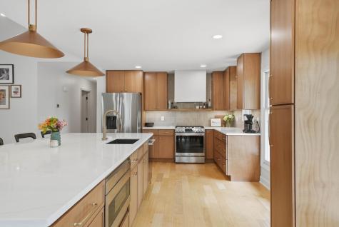 9137 Forest Hills Circle Bloomington MN 55437