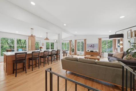 9137 Forest Hills Circle Bloomington MN 55437