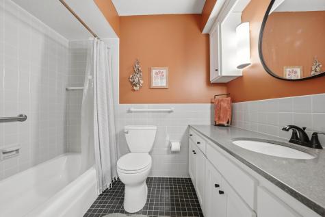 9137 Forest Hills Circle Bloomington MN 55437