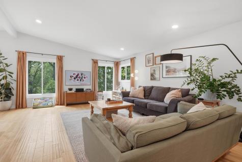 9137 Forest Hills Circle Bloomington MN 55437