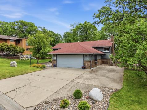 9137 Forest Hills Circle Bloomington MN 55437