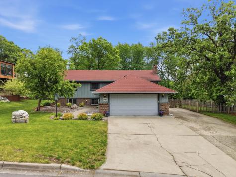 9137 Forest Hills Circle Bloomington MN 55437