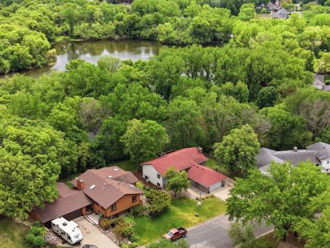 9137 Forest Hills Circle Bloomington MN 55437