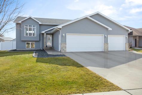 4512 44th Street S Fargo ND 58104