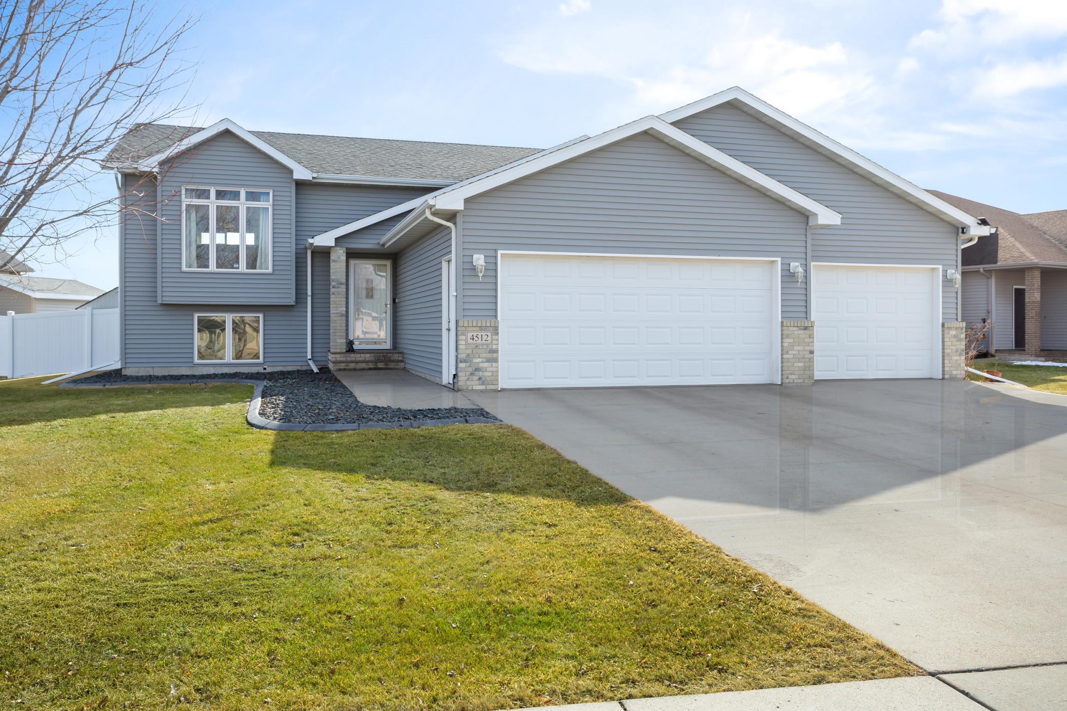 4512 44th Street S Fargo ND 58104