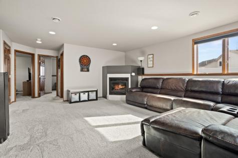4512 44th Street S Fargo ND 58104