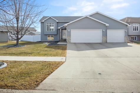 4512 44th Street S Fargo ND 58104