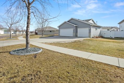4512 44th Street S Fargo ND 58104