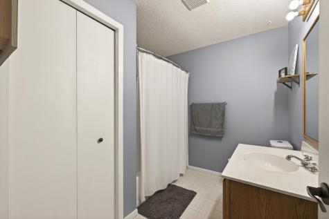 4841 Helena Road N Oakdale MN 55128