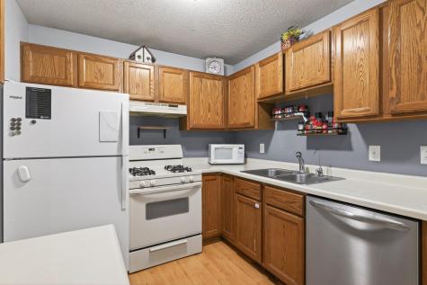 4841 Helena Road N Oakdale MN 55128